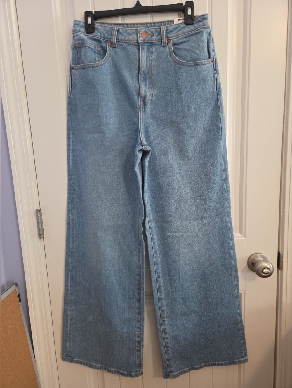 NWT Victoria's Secret PINK Womens 10 Straight Leg High Rise Light Wash Jeans